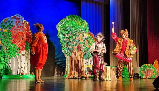 Спектакль «Мишкины шишки»