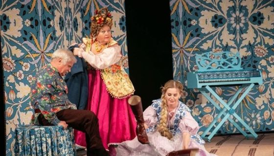 Спектакль «Не в свои сани не садись»