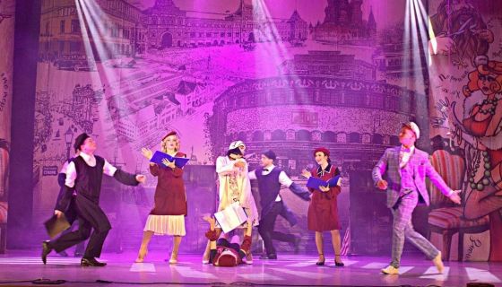 Спектакль «12 стульев»